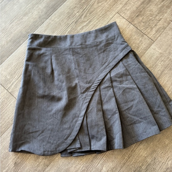 LAST PRICE🍒🤍 MIRACLE mini skirt ✨ - Picture 7 of 9